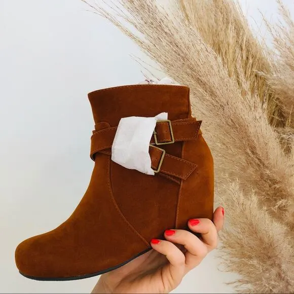 NEW DIBA TRUE Katch Cognac Brown Suede Buckle Zip Ankle Booties Boots 6 Shoes