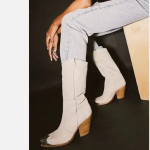 NEW FREE PEOPLE BRAYDEN MID TALL WESTERN BOOTS IN CREME