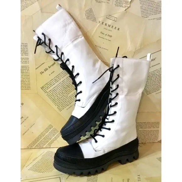 New- Free People GOLDIE  LUG SOLE BOOT CONVERTIBLE LACE UP BOOT Size:71/2 (38)