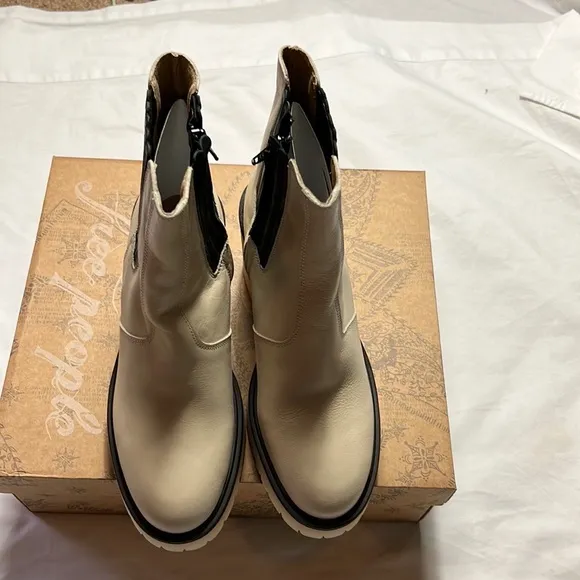 NEW Free people james Chelsea CHUNKY heels boots shoes in bone size 8.5