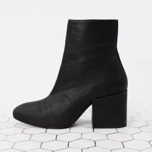 NEW Free People Nicola Ankle Boot Black Leather 40 10