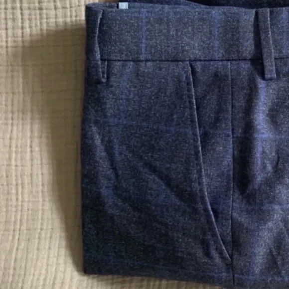 New HUGO Wool Blend Dress Pants Size 38