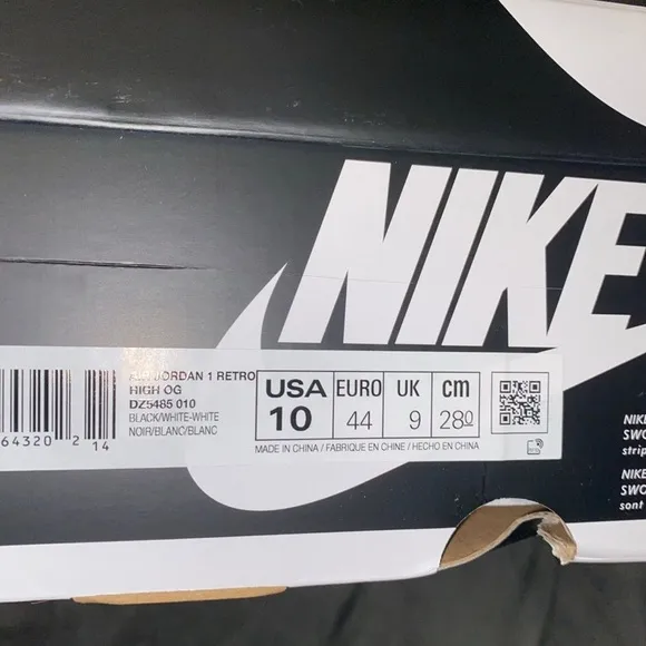 NEW- in BOX - Air Jordan 1 Retro High OG- Men's Black and White Sneakers