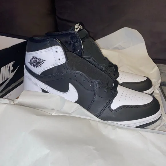 NEW- in BOX - Air Jordan 1 Retro High OG- Men's Black and White Sneakers