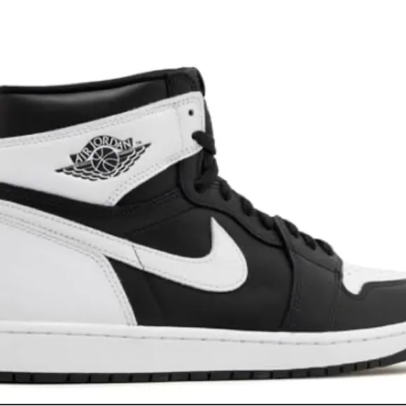 NEW- in BOX - Air Jordan 1 Retro High OG- Men's Black and White Sneakers