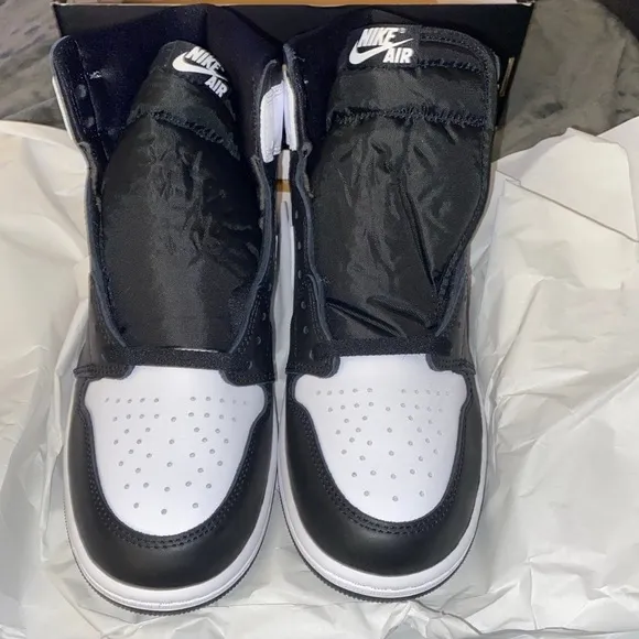 NEW- in BOX - Air Jordan 1 Retro High OG- Men's Black and White Sneakers