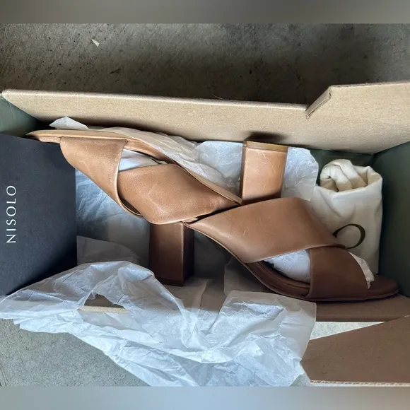 NEW IN BOX Nisolo Carina Cross Strap Mule in Almond, Size 7.5