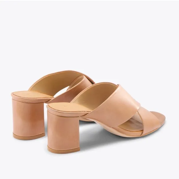 NEW IN BOX Nisolo Carina Cross Strap Mule in Almond, Size 7.5
