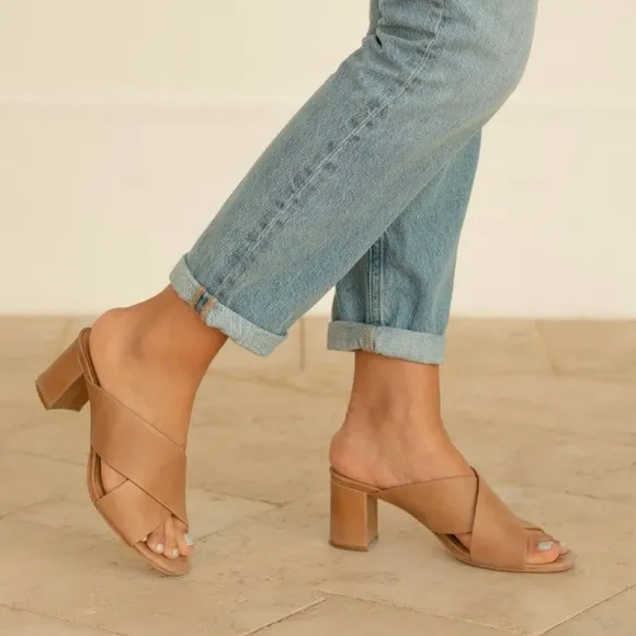 NEW IN BOX Nisolo Carina Cross Strap Mule in Almond, Size 7.5