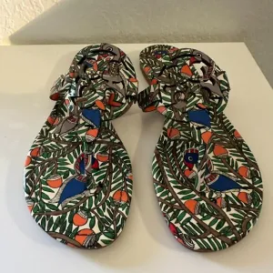 New in Box Tory Burch Miller Patent Leather Orange Something Wild Print Sandals