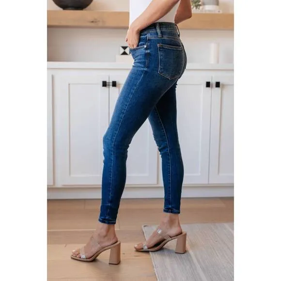 NEW JUDY BLUE mid-rise skinny jeans in dark wash