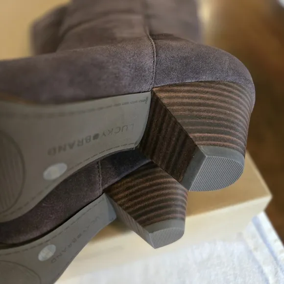 New Lucky Brand Suede Boots Size 8M