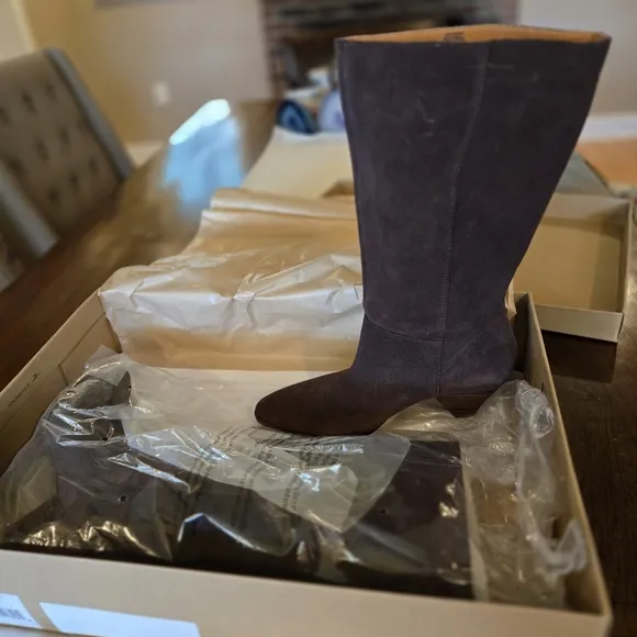New Lucky Brand Suede Boots Size 8M
