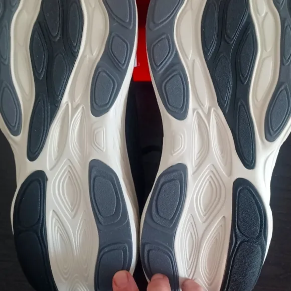 NEW New Balance men's Fresh Foam 1080 gym shoes