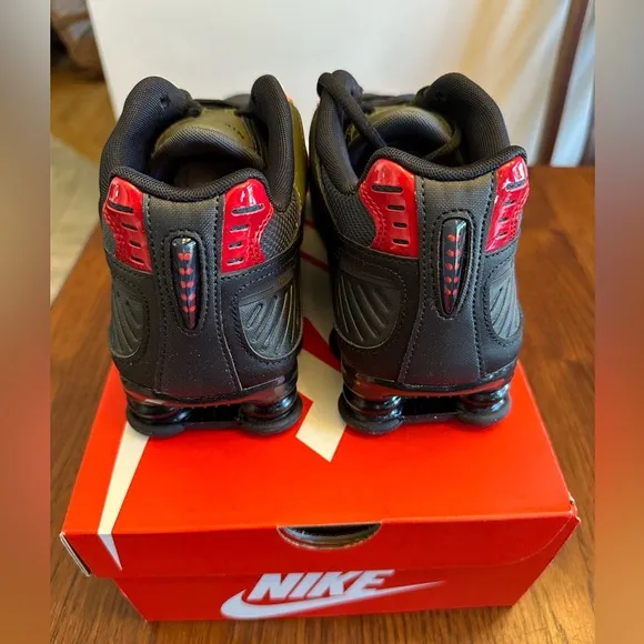 NEW Nike Shox Enigma 9000 women’s sneakers shoes size 9 EUR 40.5