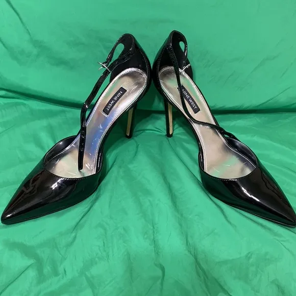 New Nine West high heels 4” black patent leather shoes size 9M