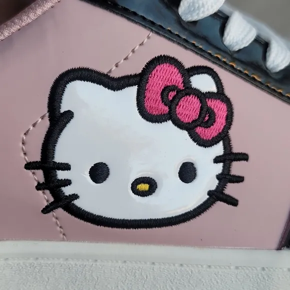 🦃🦃NEW SANRIO HELLO KITTY Pink/White Shoes Sneakers size 7