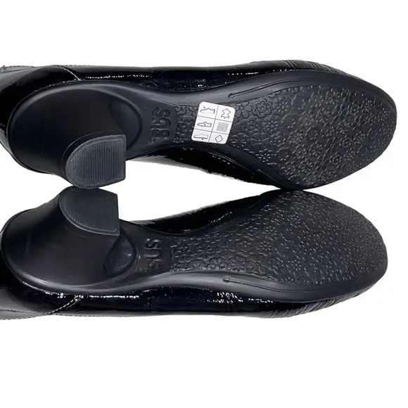 NEW SAS Black Patent Leather Sonyo Pumps Heels Shoes