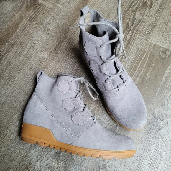 New Sorel Evie Leather Waterproof Suede Lace Up Lug Sole Wedge Heel Ankle Boots