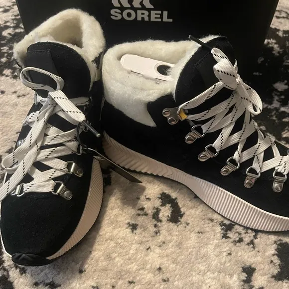 NEW Sorel waterproof boots