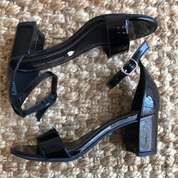 New: Steve Madden Carrson Patent Heel. Size 1