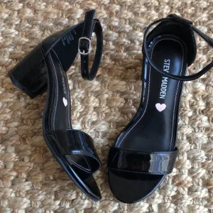 New: Steve Madden Carrson Patent Heel. Size 1