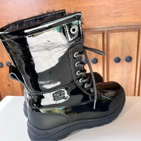 NEW! UGG ADIRONDACK III‎ PATENT LEATHER