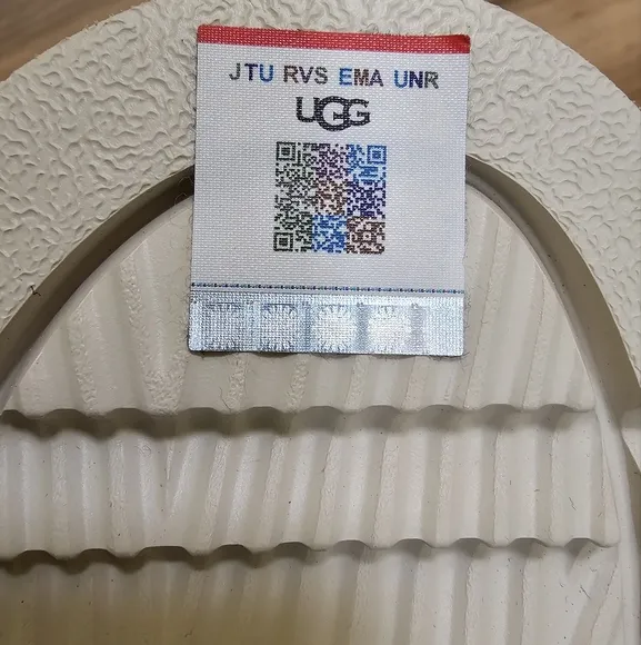 New UGG Scuff Cali Wave Slippers