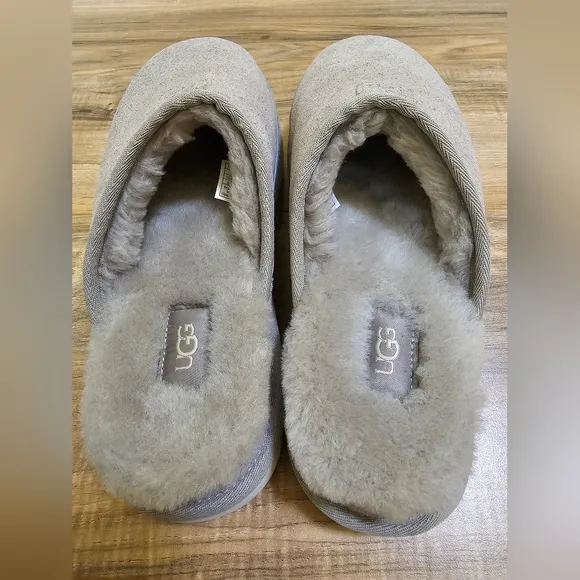 New UGG Scuff Cali Wave Slippers