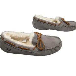 NEW UGG Womens Dakota Slippers in Pewter Size 8 Moccasin Slip-On Soft Durable