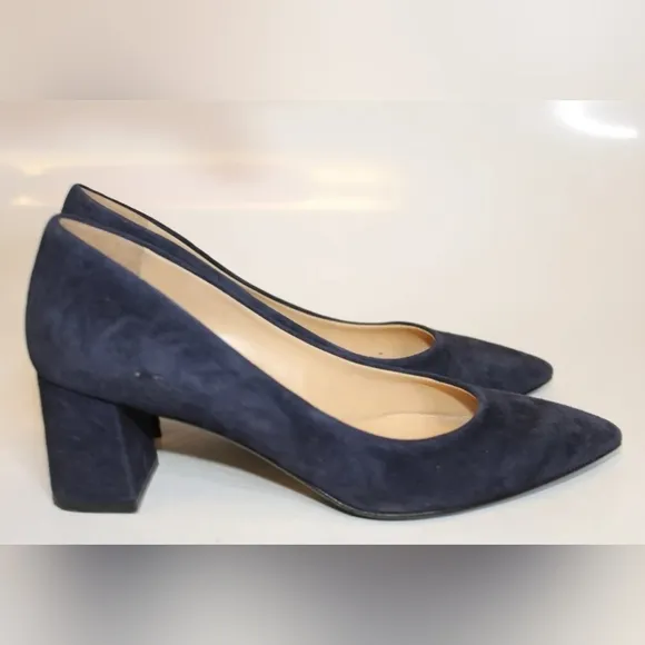 NEW VERO CUOIO Italy Suede shoes. Chunky heel 👠 pumps.