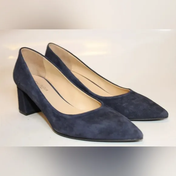NEW VERO CUOIO Italy Suede shoes. Chunky heel 👠 pumps.