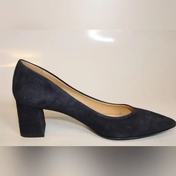 NEW VERO CUOIO Italy Suede shoes. Chunky heel 👠 pumps.