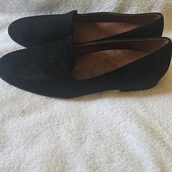 New Vionic Willa Black Suede Slip On Flat Comfort Shoe Loafer Women's Size 9.5