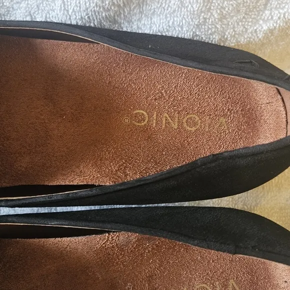 New Vionic Willa Black Suede Slip On Flat Comfort Shoe Loafer Women's Size 9.5
