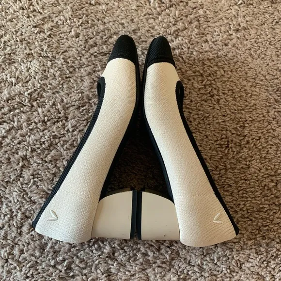 New Vivaia Almond Toe Chunky Heels Julie Pro Pumps Beige Black Size 37 Size 6.5