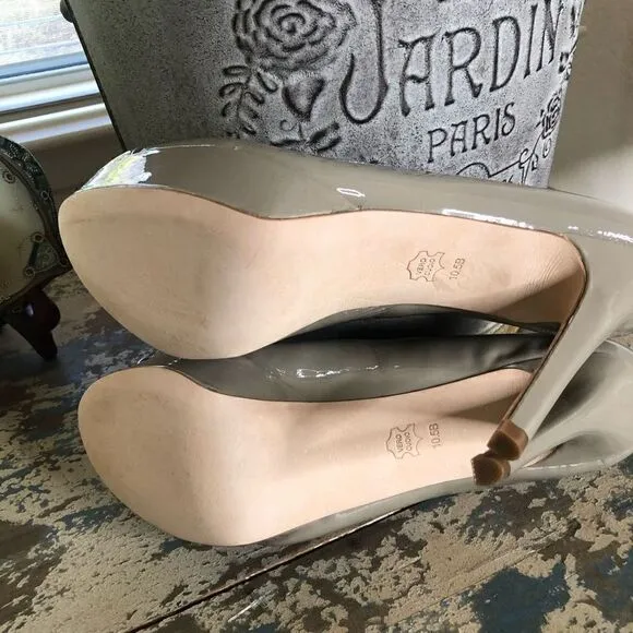 NEW Footcandy Crissy Platform Heels in Taupe Patent Leather NIB