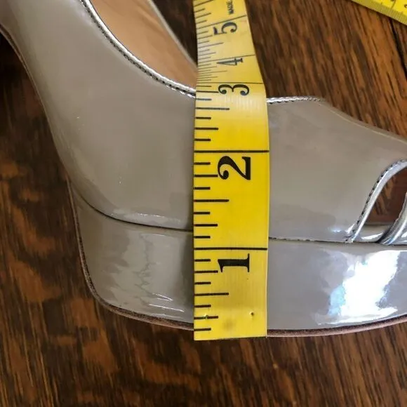 NEW Footcandy Crissy Platform Heels in Taupe Patent Leather NIB