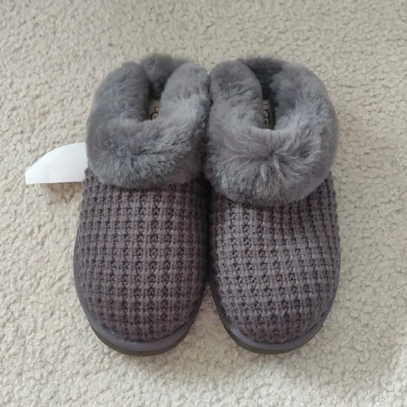 New!UGG Cluggette Knit Scuff Slipper in Charcoal Cozy Gray Fur-Lined Slippers