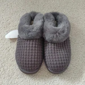 New!UGG Cluggette Knit Scuff Slipper in Charcoal Cozy Gray Fur-Lined Slippers
