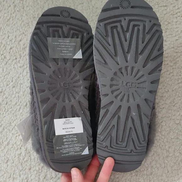 New!UGG Cluggette Knit Scuff Slipper in Charcoal Cozy Gray Fur-Lined Slippers