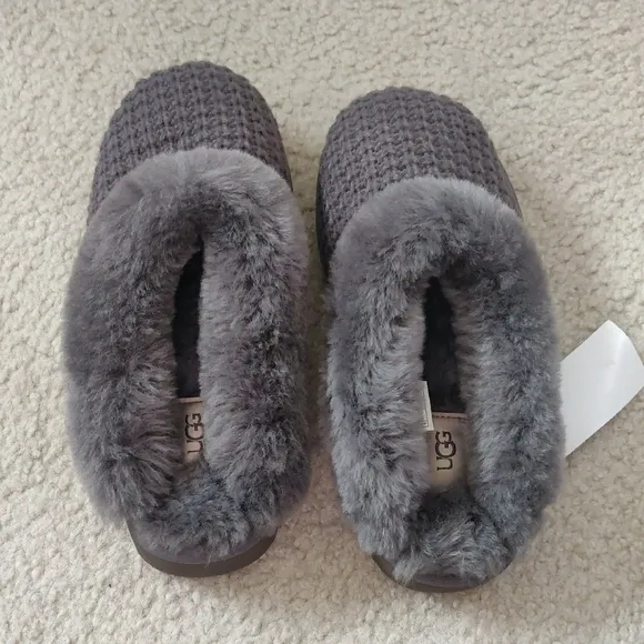 New!UGG Cluggette Knit Scuff Slipper in Charcoal Cozy Gray Fur-Lined Slippers