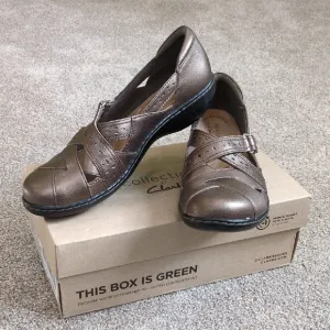 NIB Clarks Women's Bronze Shoes size 7.5 😍 SUPER CUTE!!😍