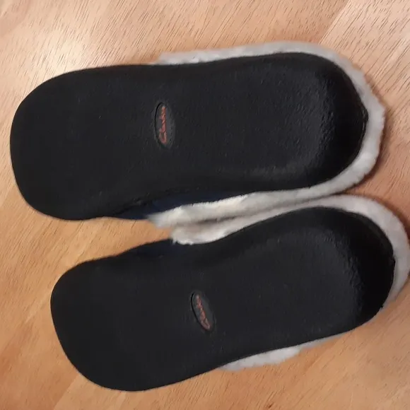 NIB Clarks Women's Size 11M Indoor/Outdoor Slippers
