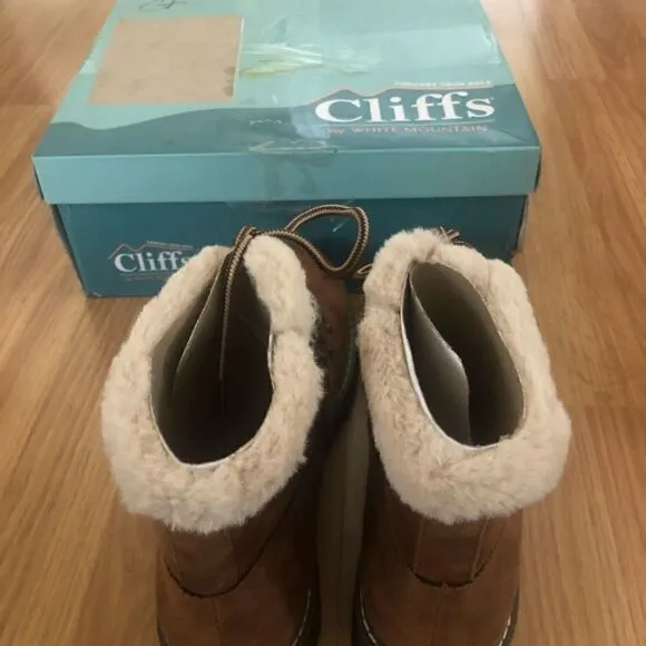 NIB CLIFFS BY WHITE MOUNTAIN Major Way C32893-303 Tobacco/Fabric