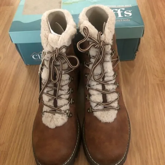 NIB CLIFFS BY WHITE MOUNTAIN Major Way C32893-303 Tobacco/Fabric