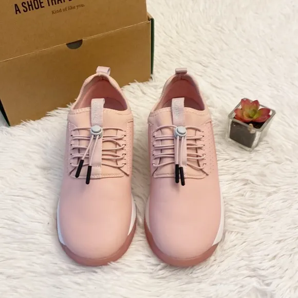 NIB CLOVE Pink Grey White Healthcare Nurse Comfort Casual Sneakers Shoes Unisex
