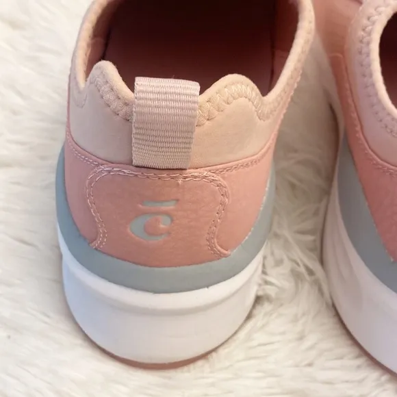NIB CLOVE Pink Grey White Healthcare Nurse Comfort Casual Sneakers Shoes Unisex