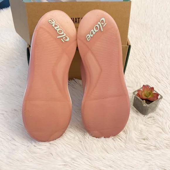 NIB CLOVE Pink Grey White Healthcare Nurse Comfort Casual Sneakers Shoes Unisex