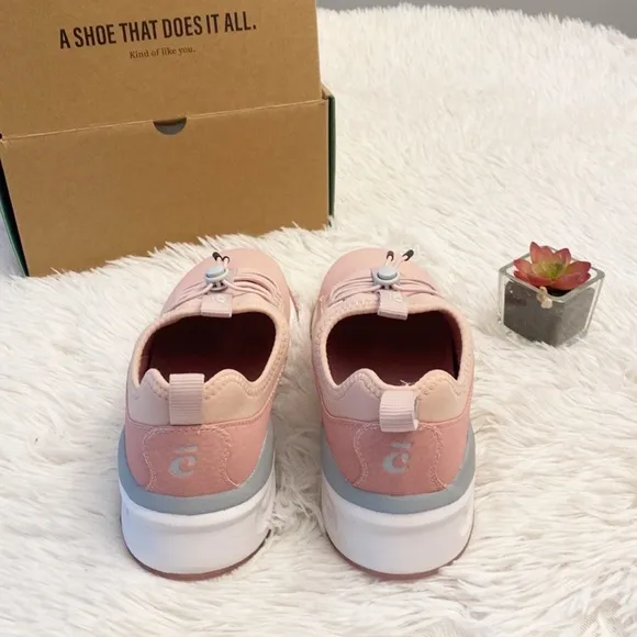 NIB CLOVE Pink Grey White Healthcare Nurse Comfort Casual Sneakers Shoes Unisex